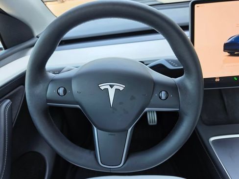 Used 2023 Tesla Model Y Performance AWD/4WD image 37