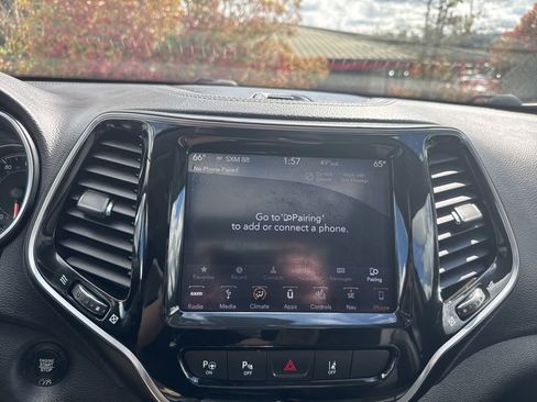 Used 2019 Jeep Cherokee Limited w/ Luxury Group image 20