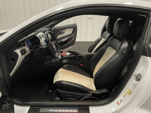 Used 2022 Ford Mustang GT Premium image 33