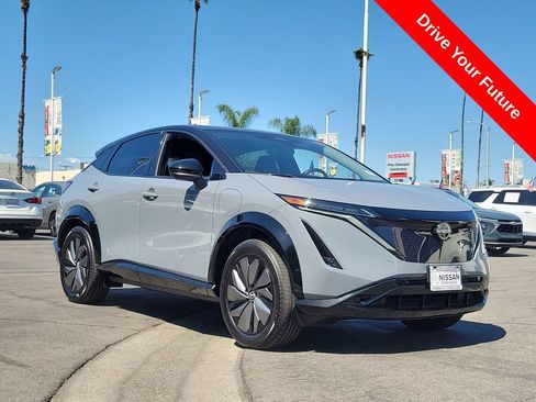 Used 2025 Nissan Ariya AWD image 35