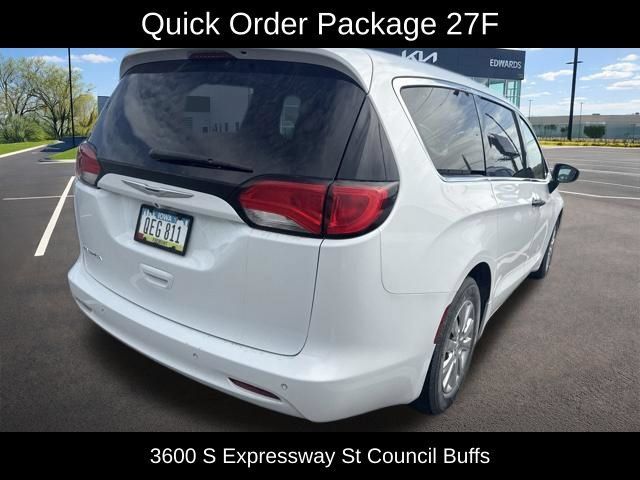 Used 2018 Chrysler Pacifica L FWD image 7