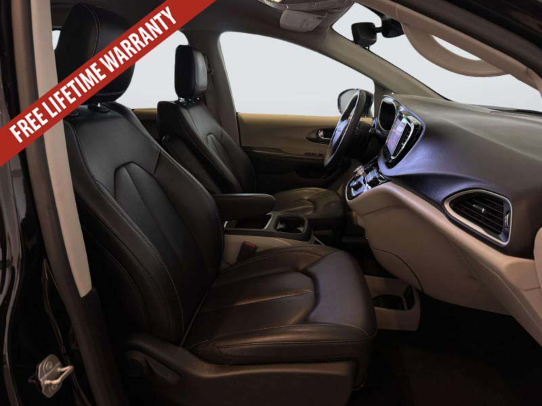 Used 2024 Chrysler Pacifica Touring-L FWD image 36