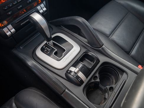 Used 2010 Porsche Cayenne AWD/4WD image 18