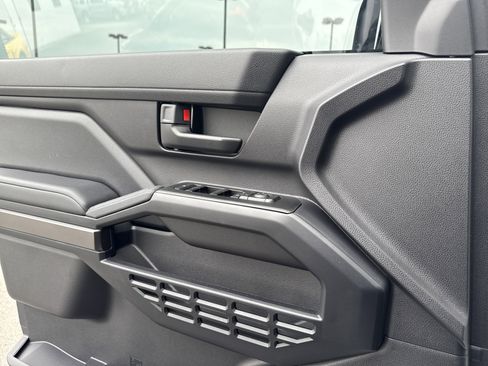 Used 2025 Toyota 4Runner SR5 image 15