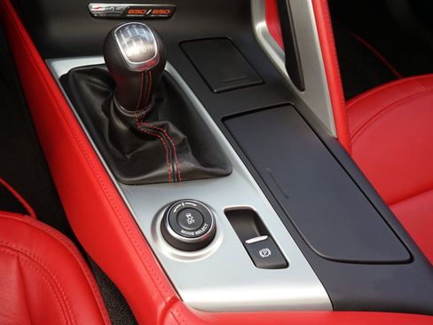 Used 2015 Chevrolet Corvette Z06 w/ 3LZ Preferred Equipment Group image 22