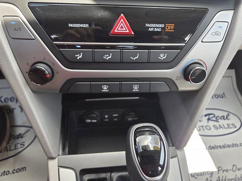 Used 2018 Hyundai Elantra SE w/ Cargo Package image 19