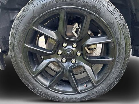 Used 2023 RAM 1500 Laramie AWD/4WD image 10