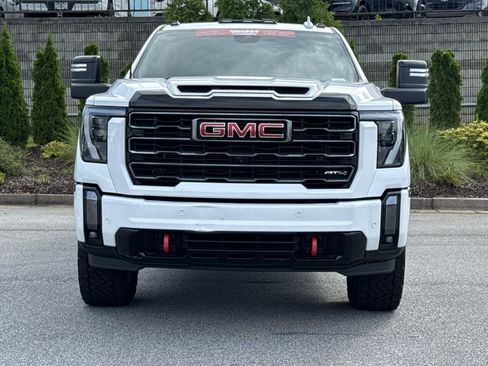 Used 2024 GMC Sierra 2500 AT4 w/ AT4 Premium Plus Package AWD/4WD image 3
