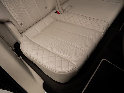 Used 2018 Bentley Bentayga AWD/4WD image 65
