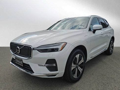 Certified 2023 Volvo XC60 T8 Core image 7