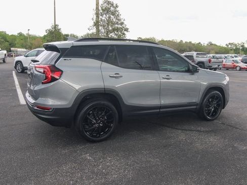 Used 2024 GMC Terrain SLT w/ Infotainment Package II AWD/4WD image 10