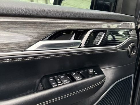 Used 2022 Jeep Wagoneer Series II w/ Premium Group I image 23