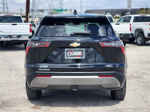 Used 2026 Chevrolet Equinox LT image 6