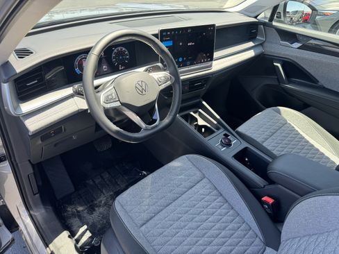 Certified 2025 Volkswagen Tiguan S FWD image 16