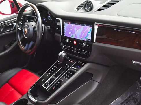 Used 2023 Porsche Macan S AWD/4WD image 34