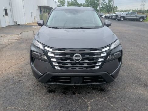 Used 2025 Nissan Rogue SV image 8