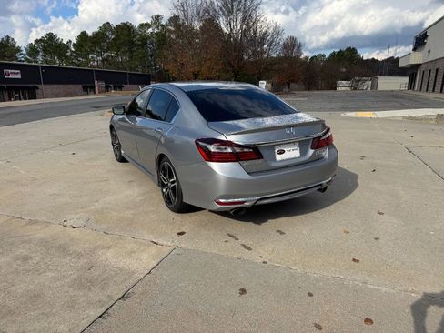 Used 2017 Honda Accord Sport Special Edition image 3