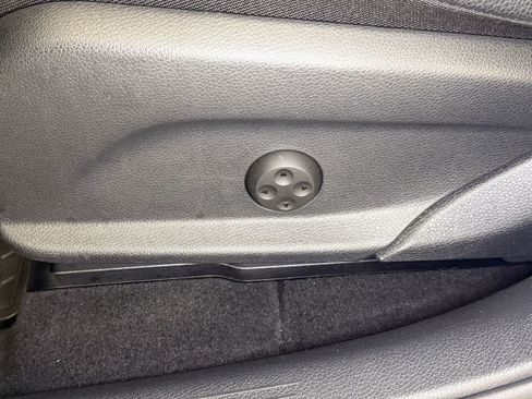 Used 2018 Mercedes-Benz GLC 300 4MATIC Coupe image 23