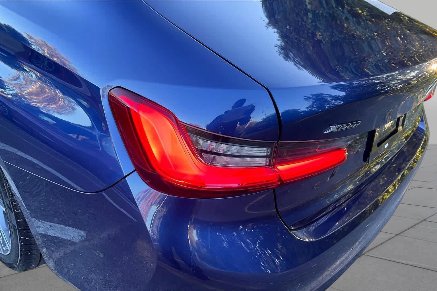 Used 2019 BMW 330i xDrive Sedan w/ Convenience Package AWD/4WD image 27