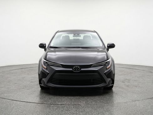 Used 2025 Toyota Corolla LE FWD image 2