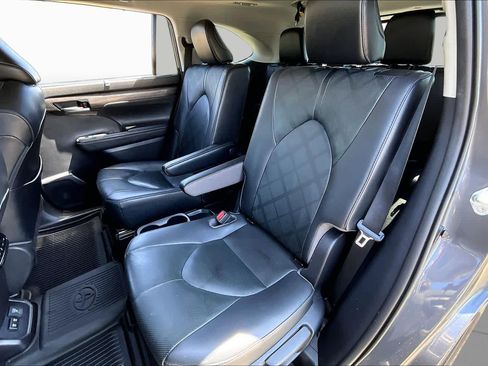 Certified 2020 Toyota Highlander Platinum AWD/4WD image 20