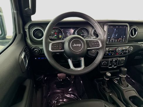 Used 2023 Jeep Wrangler Unlimited Sahara AWD/4WD image 26