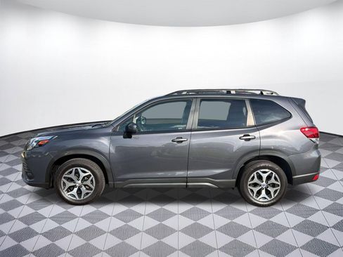 Used 2023 Subaru Forester Premium AWD/4WD image 2