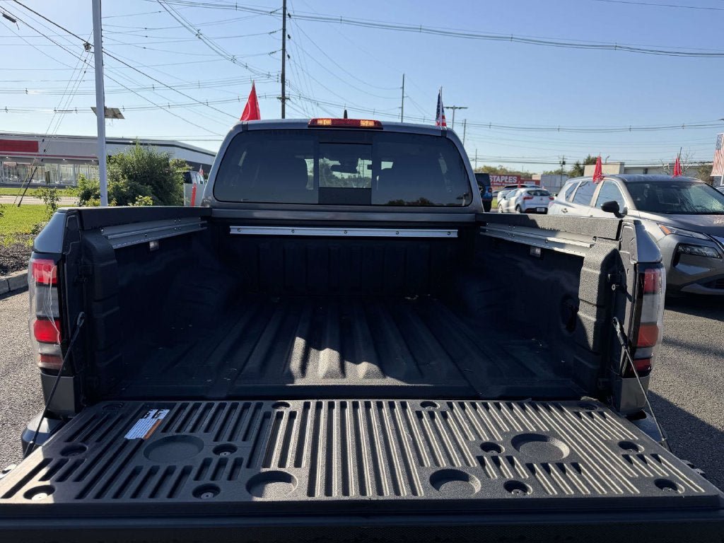 Certified 2026 Nissan Frontier SV w/ SV Convenience Package AWD/4WD image 10