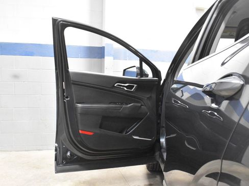 Used 2024 Kia Sportage EX FWD image 12