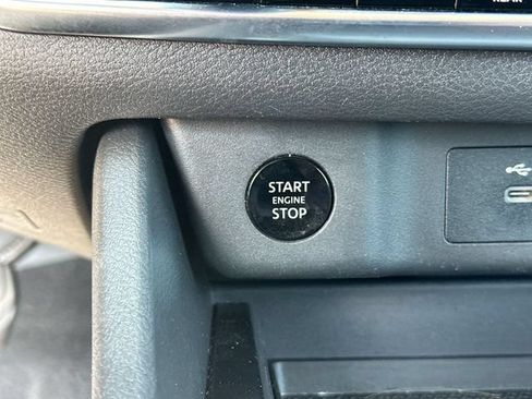 Used 2024 Nissan Rogue SV AWD/4WD image 19
