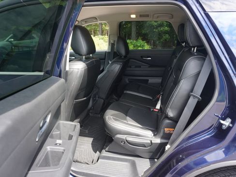 Used 2022 Nissan Pathfinder SV FWD image 13
