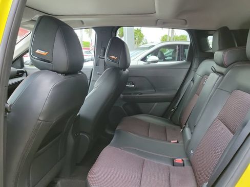 Used 2025 Nissan Kicks SR w/ SR Premium Package FWD image 11