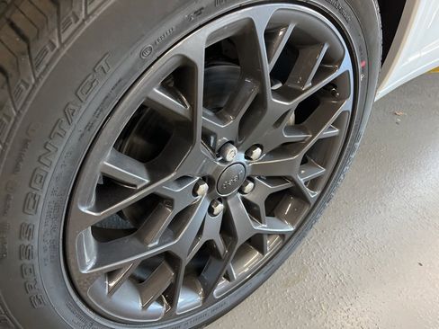 New 2025 Jeep Grand Cherokee L Summit image 10