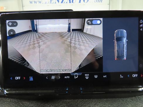 Used 2025 Ford Expedition Tremor AWD/4WD image 19