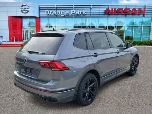 Used 2023 Volkswagen Tiguan SE R-Line image 2