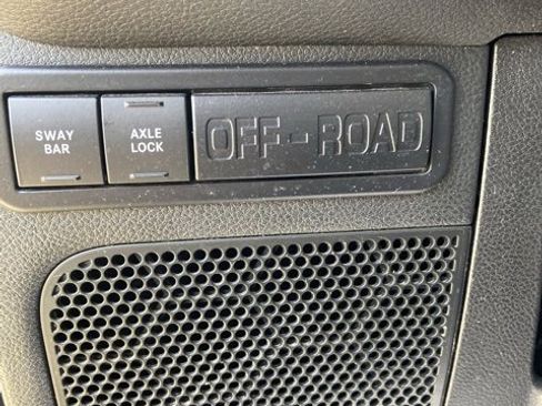 Used 2018 Jeep Wrangler Rubicon w/ Power Convenience Group image 20