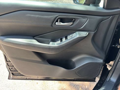 Used 2026 Nissan Rogue SL FWD image 18