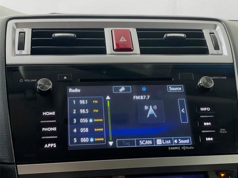 Used 2017 Subaru Outback 2.5i Premium image 17