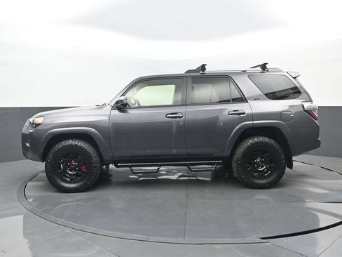 Used 2021 Toyota 4Runner SR5 AWD/4WD image 22