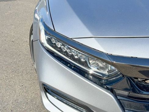 Used 2018 Honda Accord Sport image 5