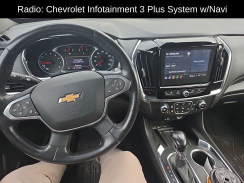 Used 2022 Chevrolet Traverse LT w/ LT Premium Package image 16