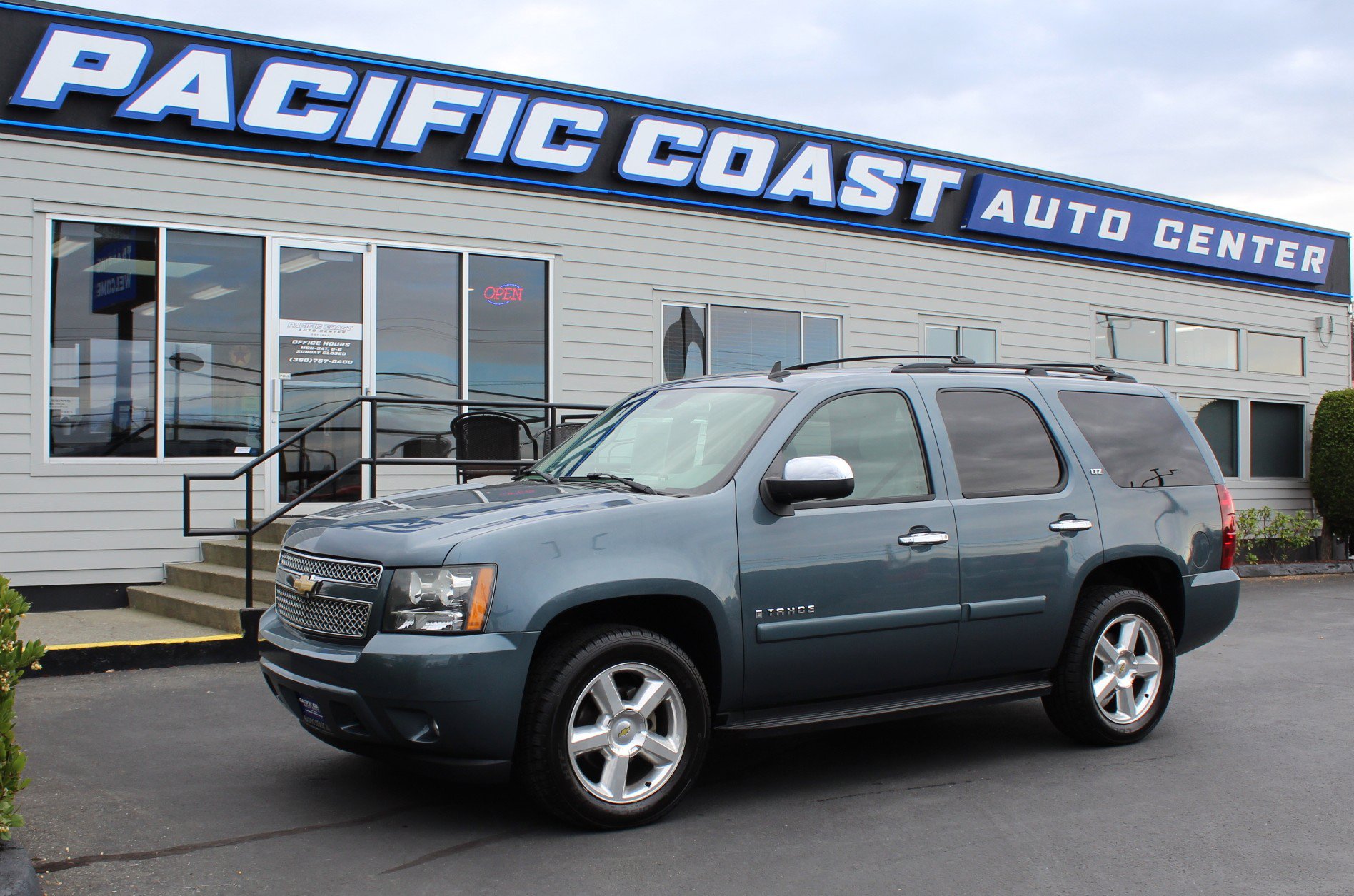 Used 2008 Chevrolet Tahoe LTZ w/ LTZ Preferred Equipment Group AWD/4WD image 1