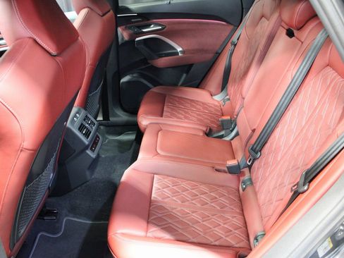 Used 2025 Audi SQ5 Prestige image 36