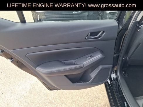 Used 2025 Nissan Altima 2.5 SV FWD image 23