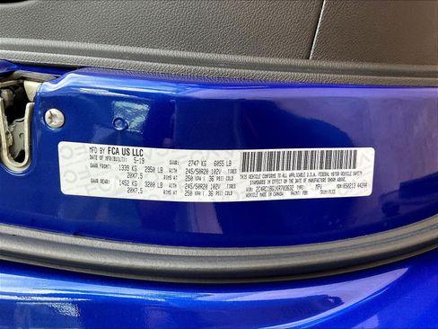 Used 2019 Chrysler Pacifica Touring-L w/ Advanced Safetytec Group FWD image 17