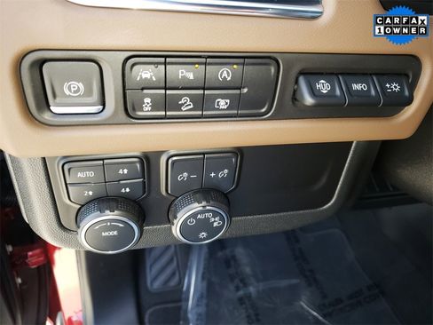 Used 2024 Chevrolet Suburban High Country image 27