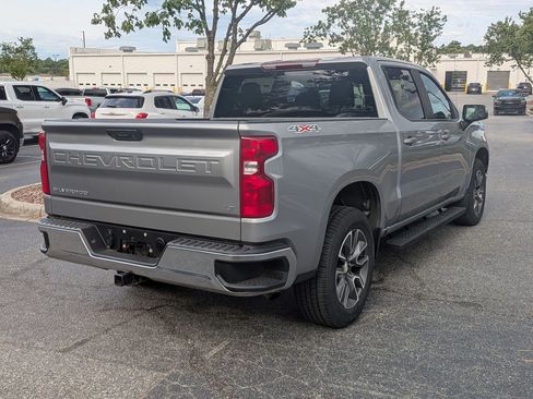 Used 2023 Chevrolet Silverado 1500 LT AWD/4WD image 9