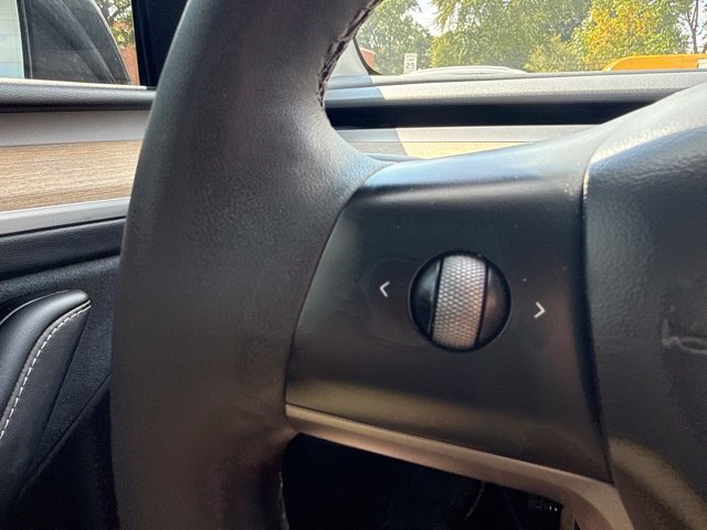 Used 2024 Tesla Model Y Long Range AWD/4WD image 26