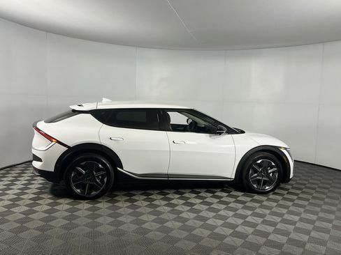 Used 2025 Kia EV6 Light w/ Light LR Technology Package image 6