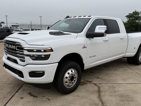 New 2026 RAM 3500 Laramie AWD/4WD image 2